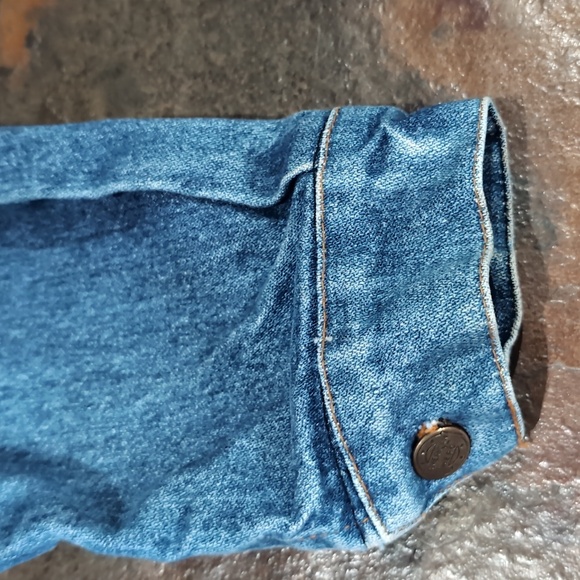 Vintage 80’s American Hero Distressed Denim Jean Jacket Size Medium - Picture 11 of 11